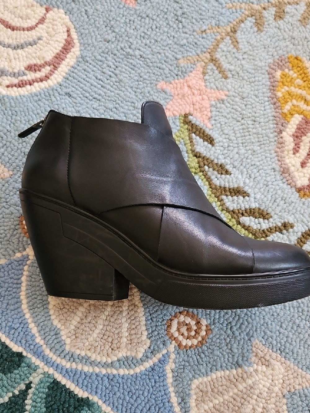 Eileen Fisher Cosmos Black Leather Women's Ankle Bootie - Classic Comfort